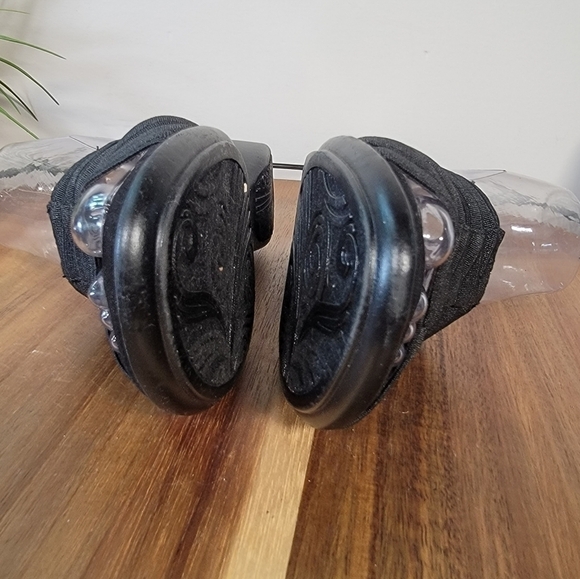 Impo Gracious Black Strappy stretch slip on sandals Size 7 - Picture 12 of 16